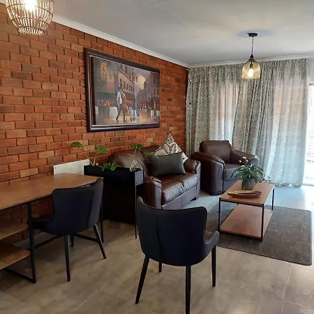 Ustay Apartment - Westdene Bloemfontein Exterior photo